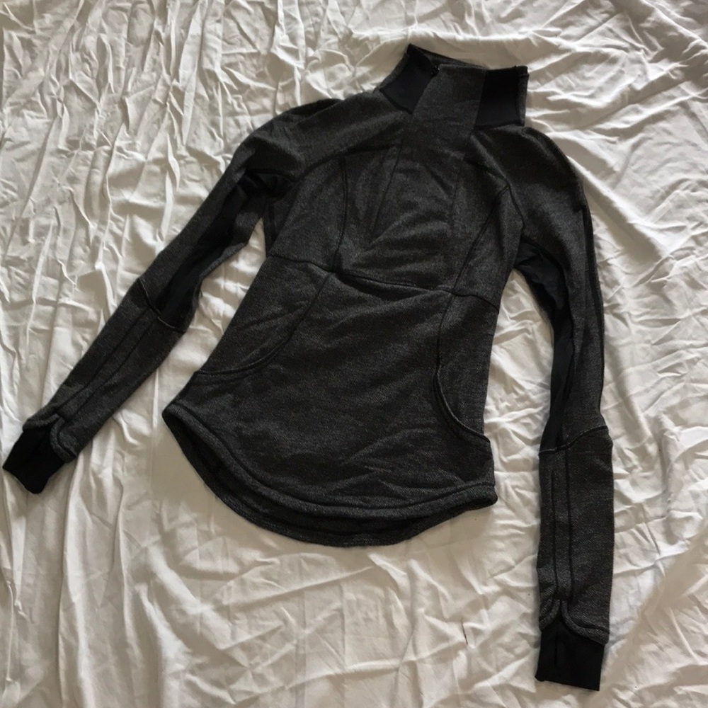 Lululemon athletic long sleeve top